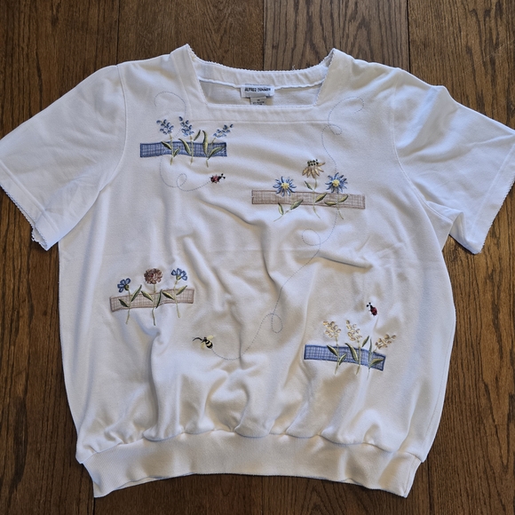 Alfred Dunner Tops - Vintage 90s Alfred Dunner 1X Floral Bee Ladybug Embroidered Tee Shirt